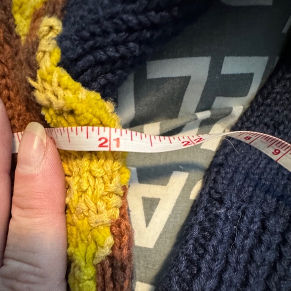 Woman’s gently worn vintage “Fall” themed cardigan hand knitted - Picture 8 of 16